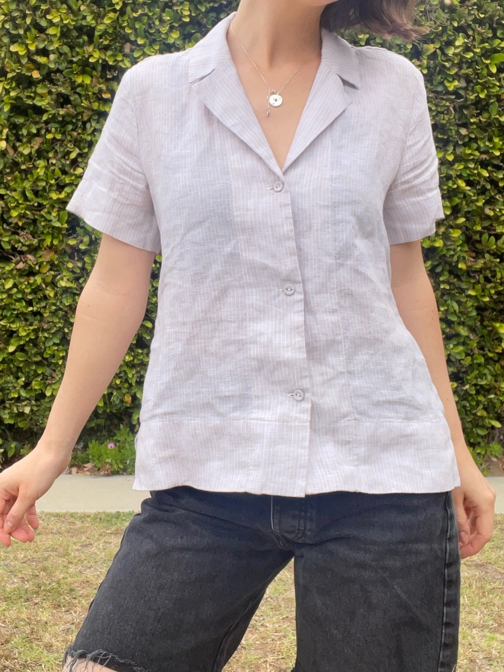 Everlane Light Gray Short-Sleeve Linen Chore Button-Up Top